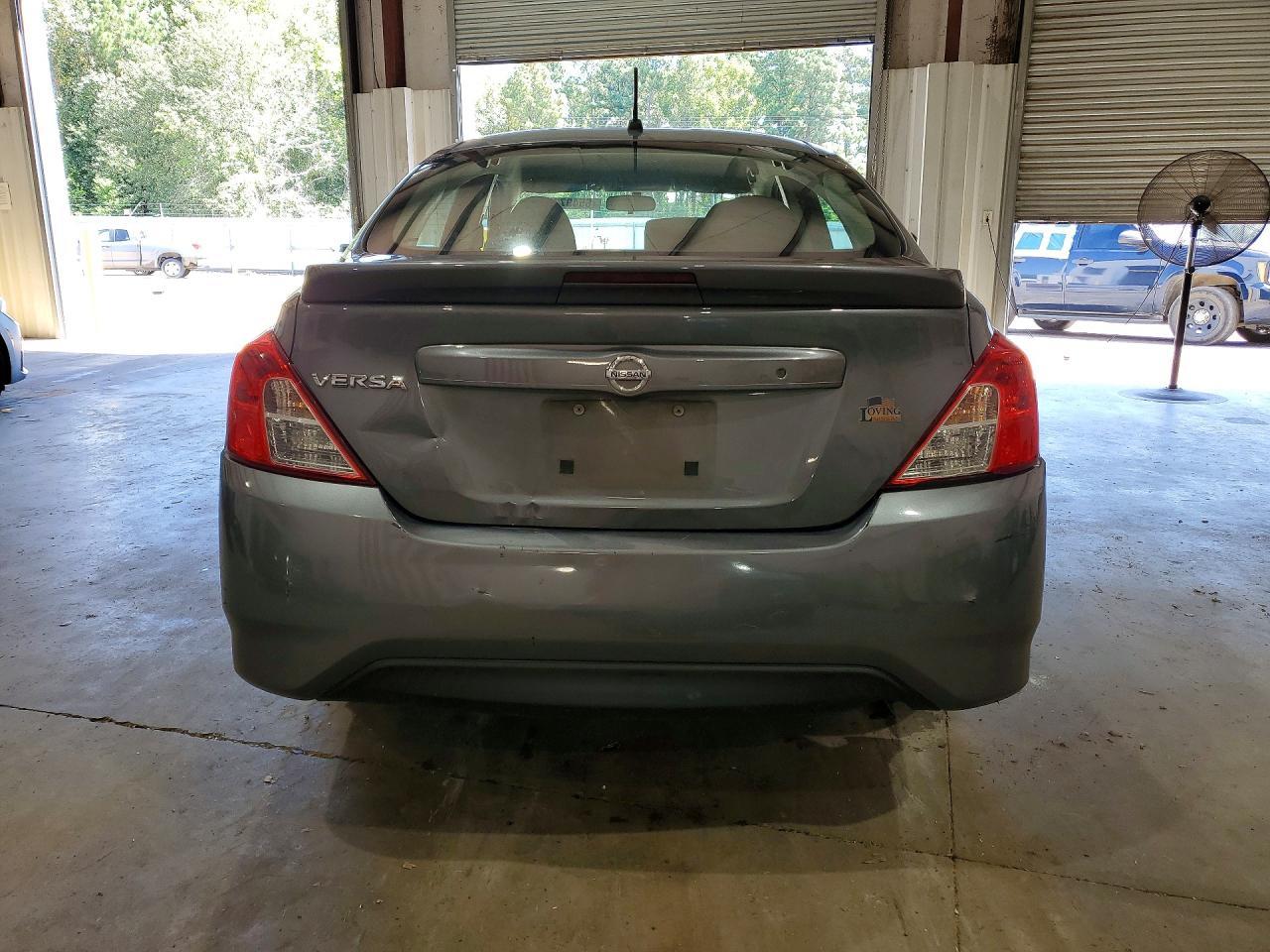 2018 Nissan Versa S - Фото 6