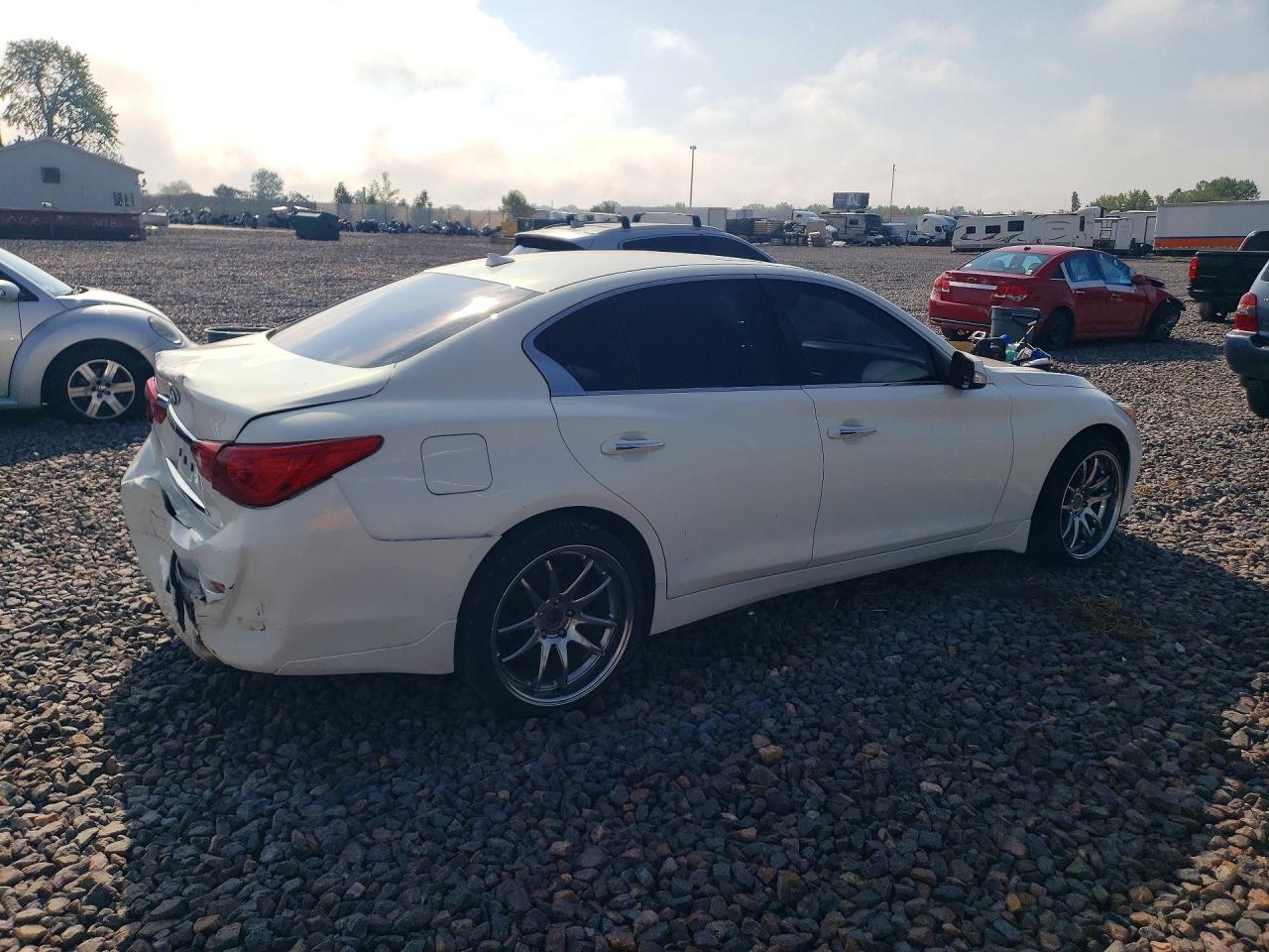 2015 Infiniti Q50 Premium - Фото 3