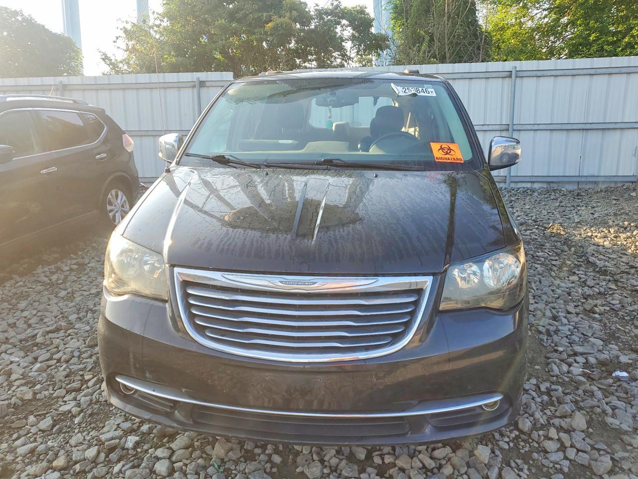 2014 Chrysler Town & Country Touring L - Фото 5