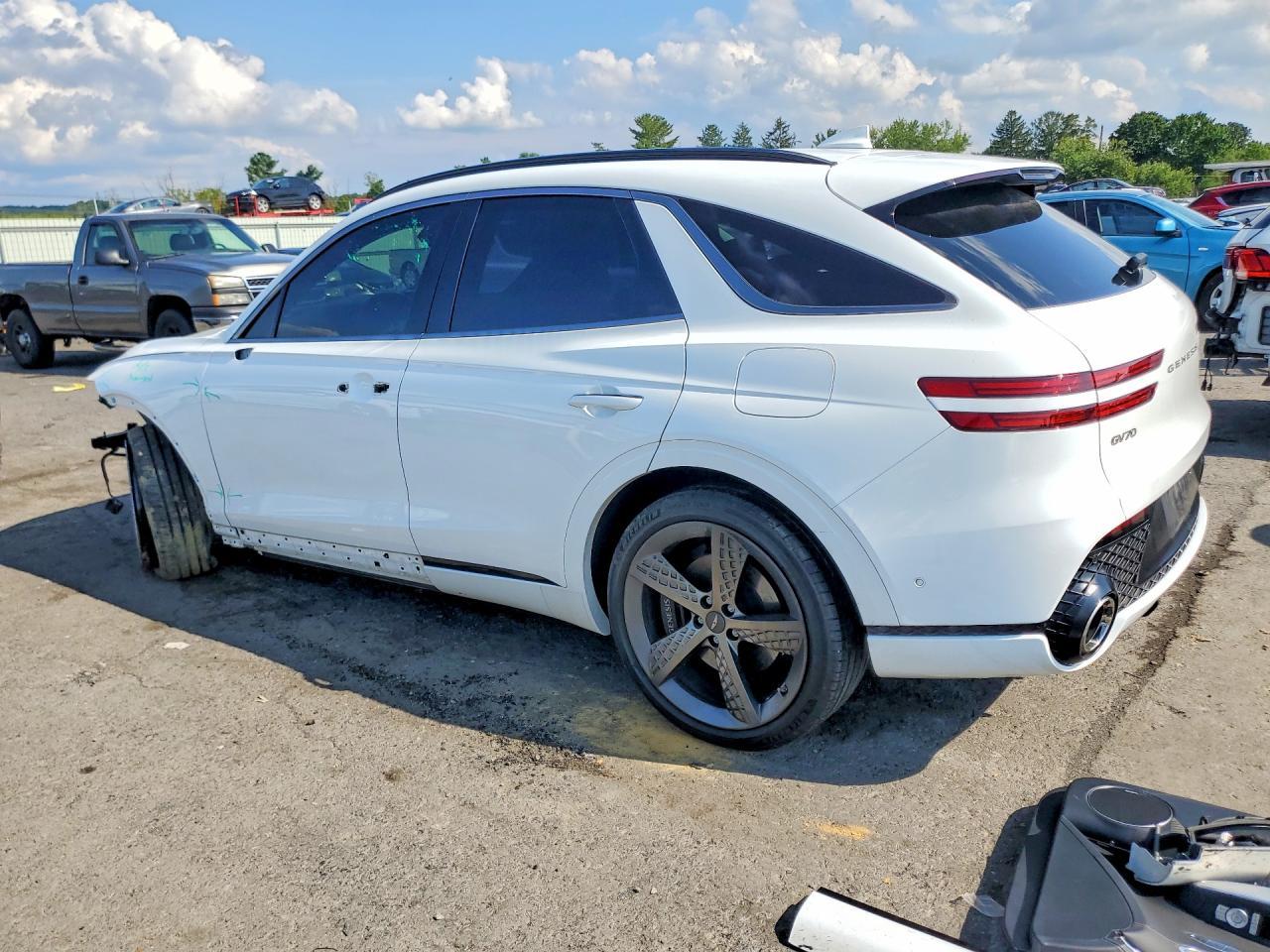 2025 Genesis Gv70 2.5T Standard - Image 2