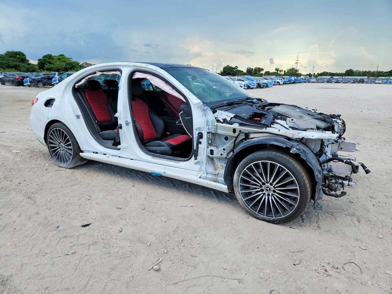 2024 Mercedes-Benz C 300 - Фото 4