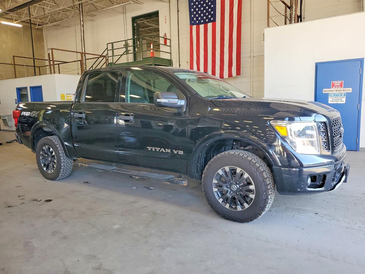 2019 Nissan Titan Pro-4X - Фото 4