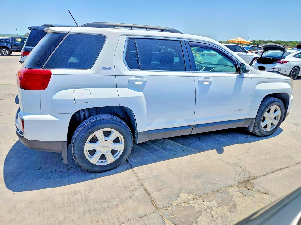 2015 GMC Terrain - Image 3
