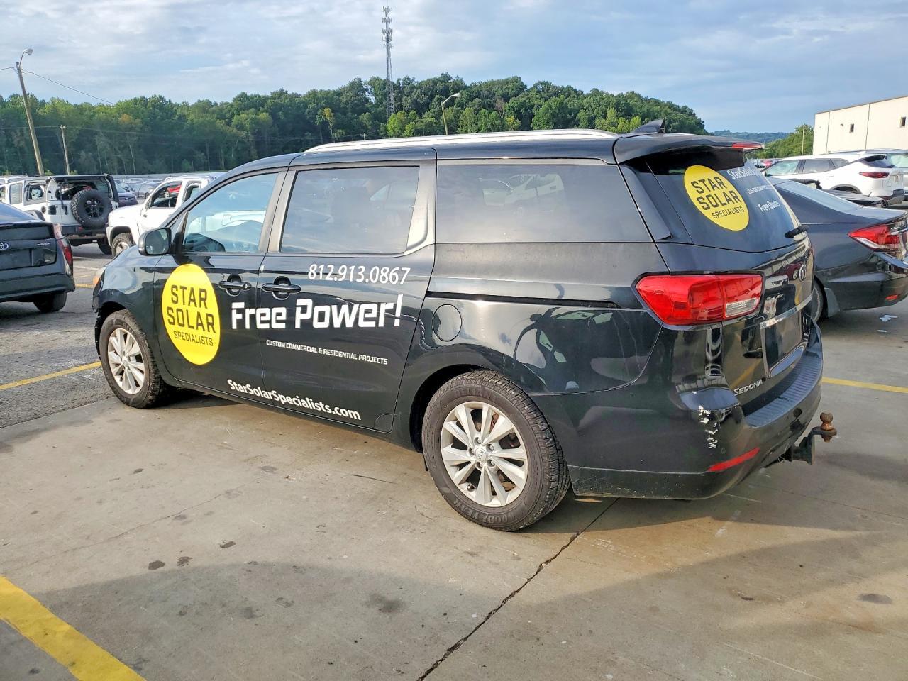 2016 Kia Sedona Lx - Фото 2