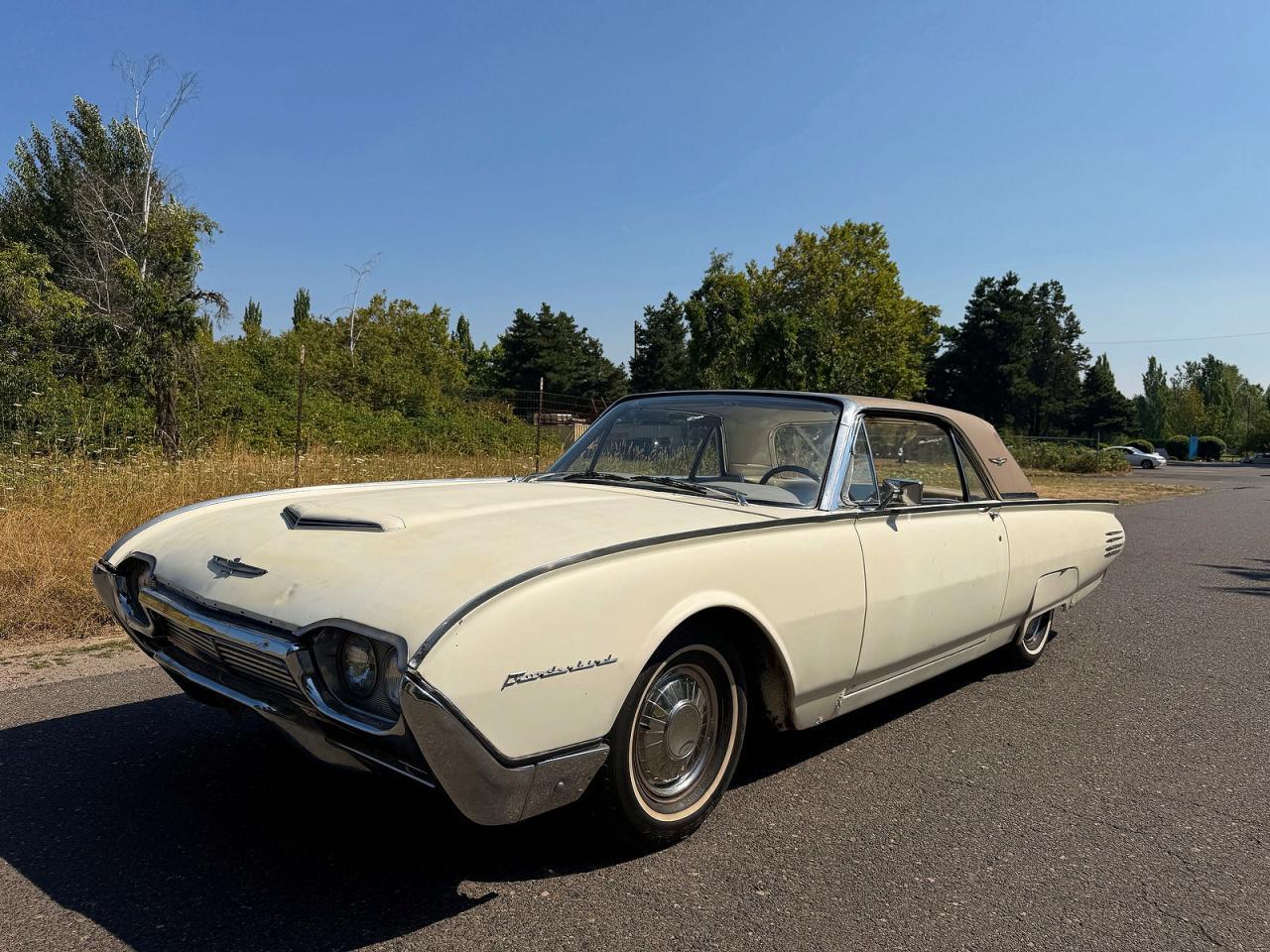 1961 Ford T-Bird - Фото 2