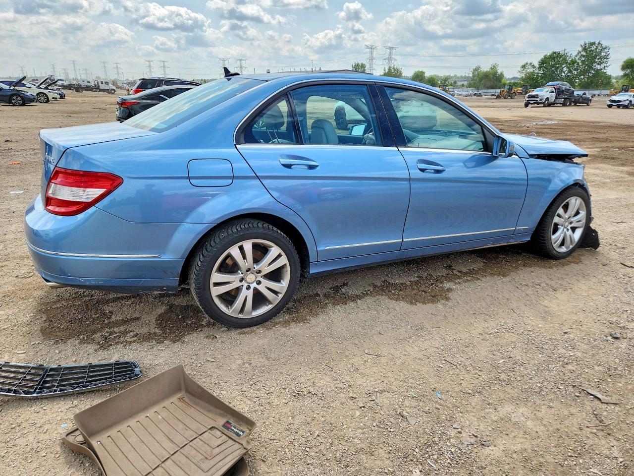 2011 Mercedes-Benz C 300 4Matic - Image 3