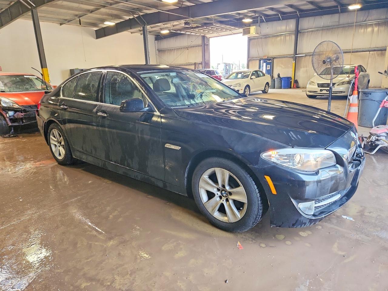 2011 BMW 528 I - Фото 4
