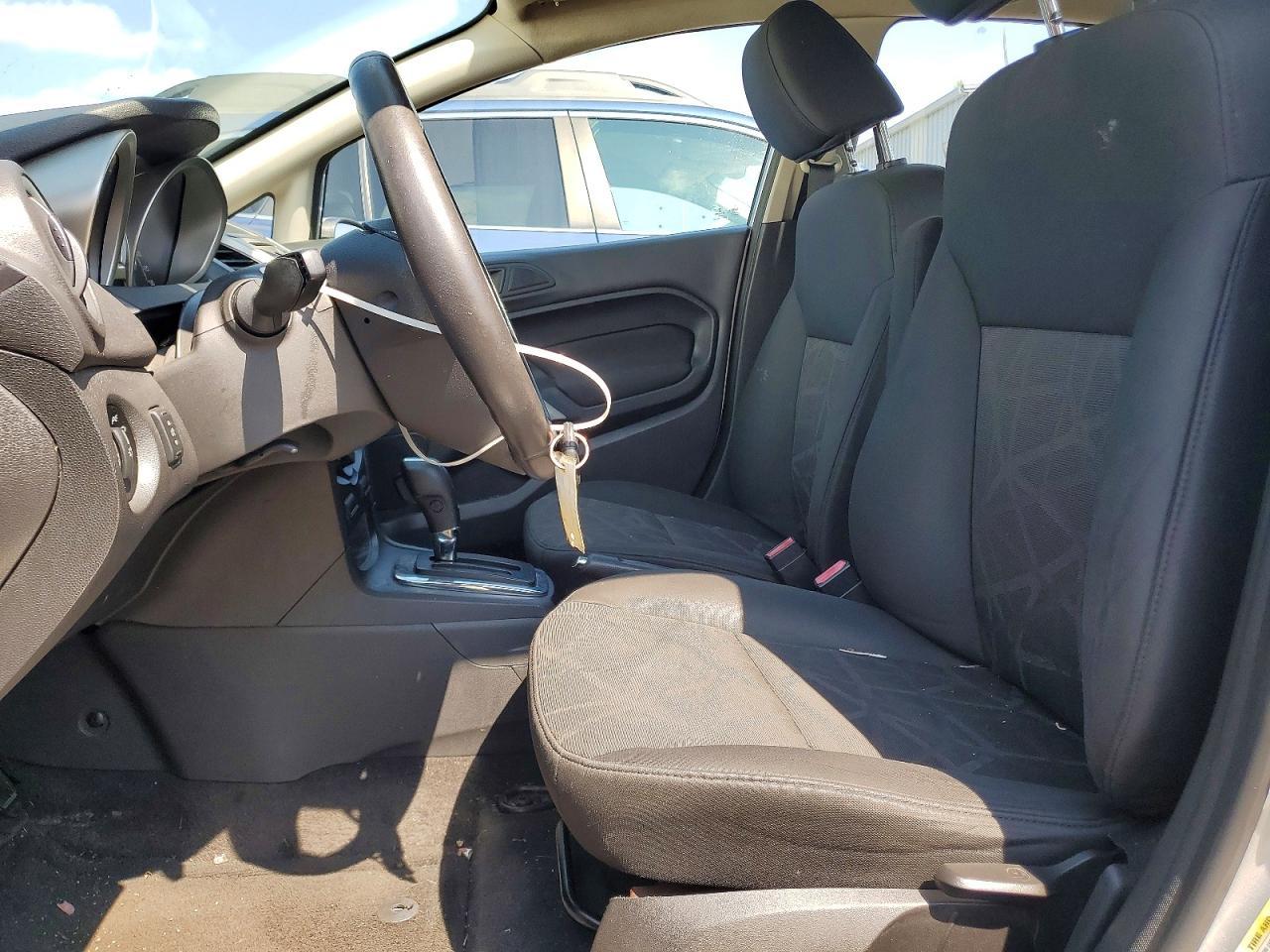 2013 Ford Fiesta Se - Фото 7