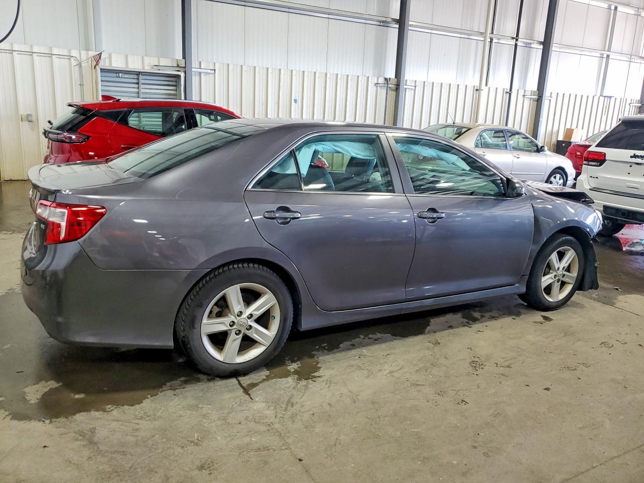 2014 Toyota Camry Se - Фото 3