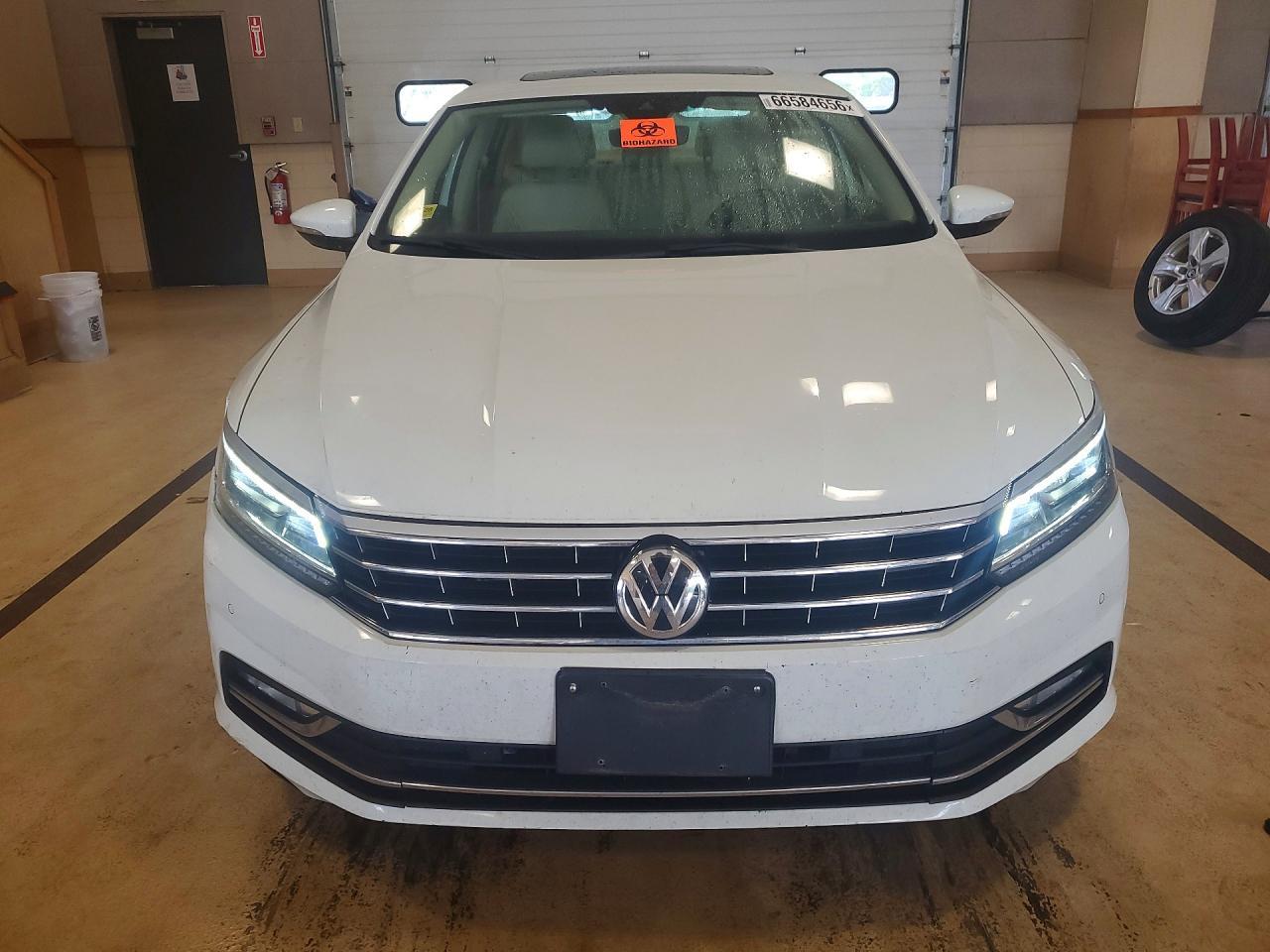 2017 Volkswagen Passat Sel Premium - Фото 5