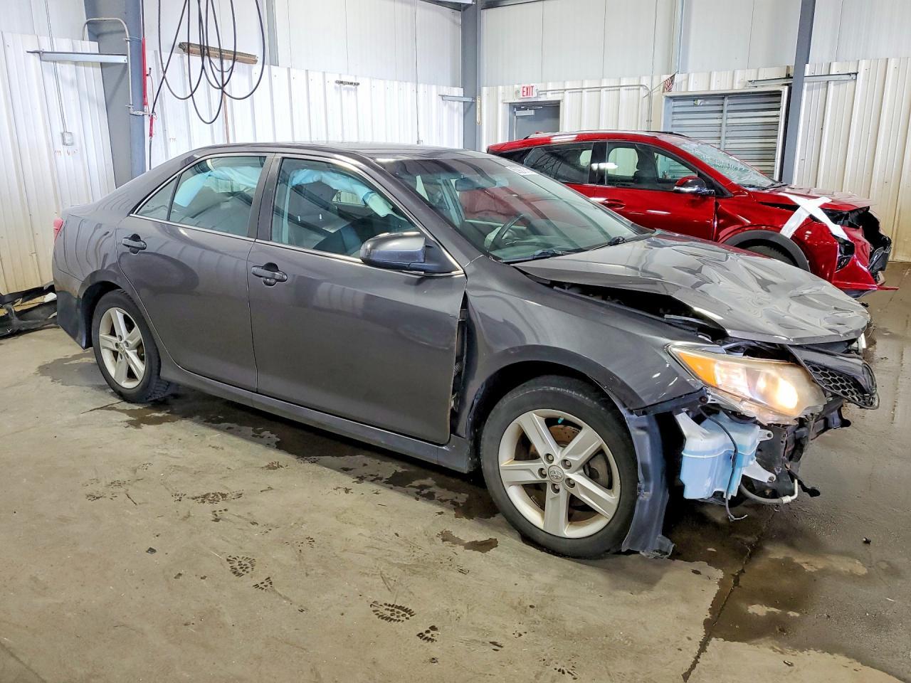 2014 Toyota Camry Se - Фото 4