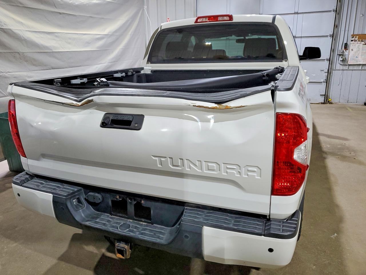 2015 Toyota Tundra Crewmax Limited - Фото 6