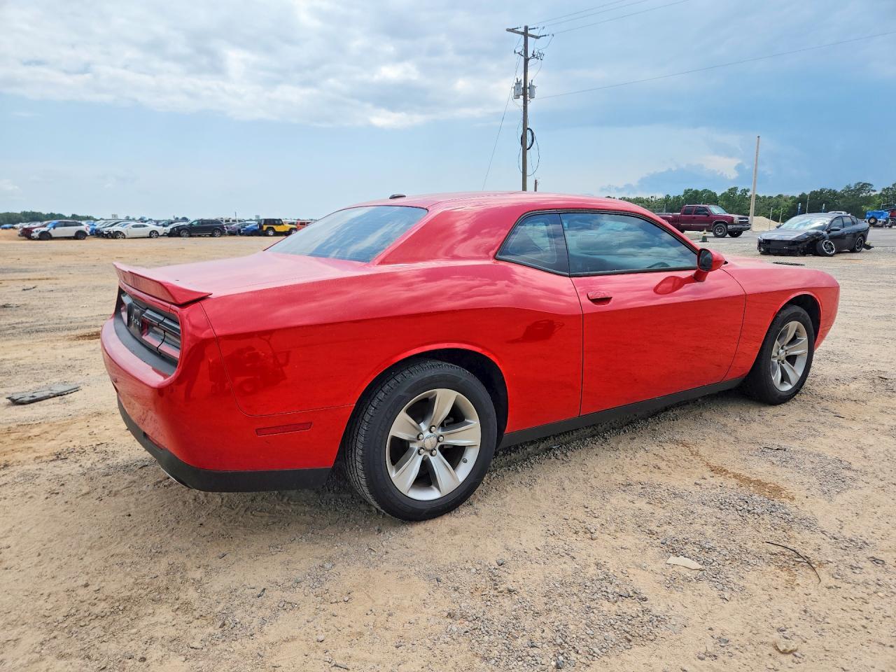 2022 Dodge Challenger Sxt - Фото 3
