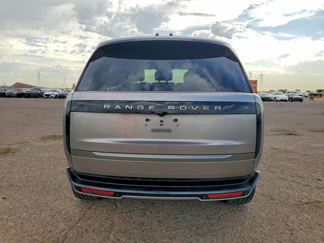 2025 Land Rover Range Rover Se - Image 6