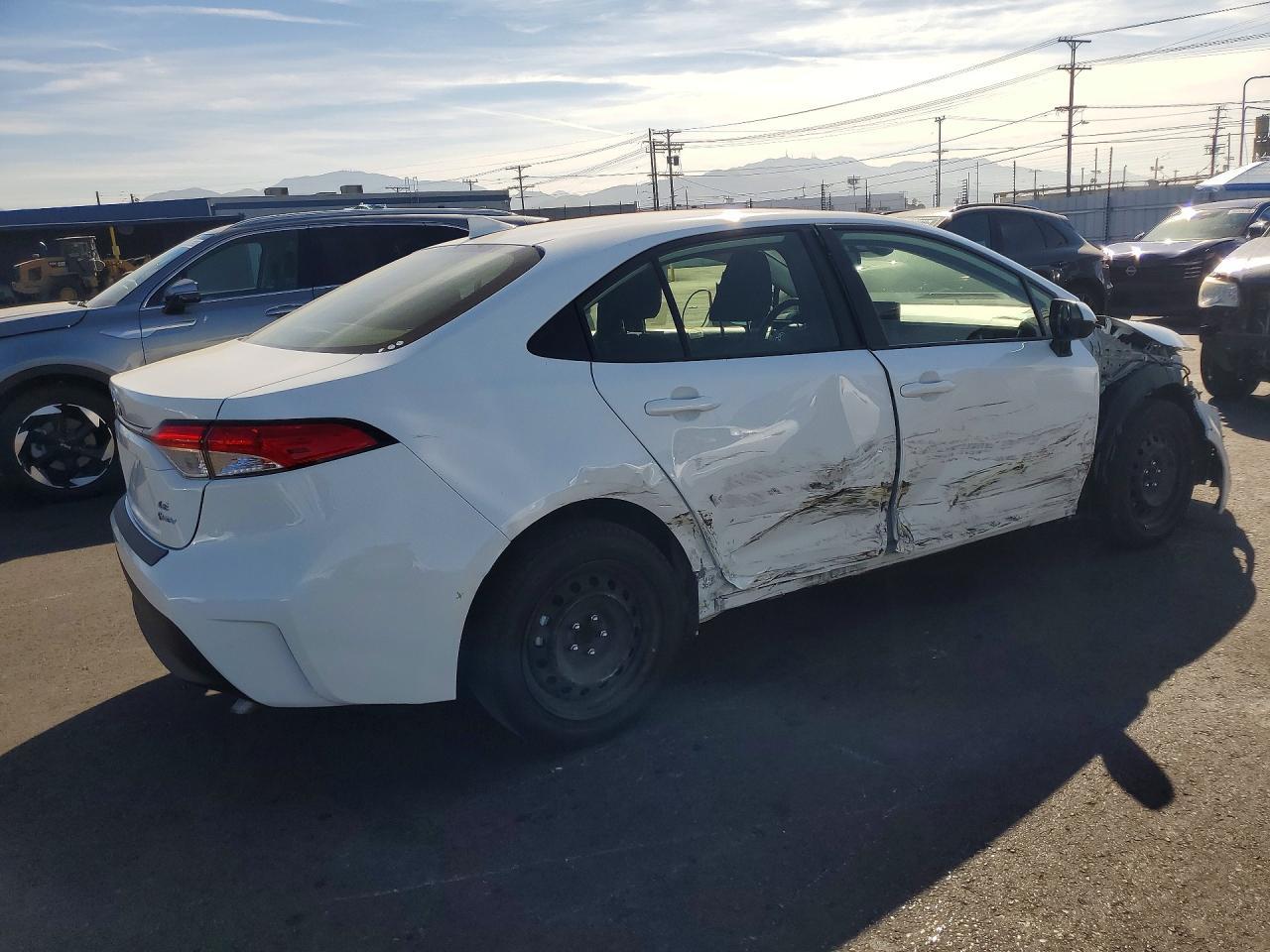 2025 Toyota Corolla Hybrid Le - Фото 3
