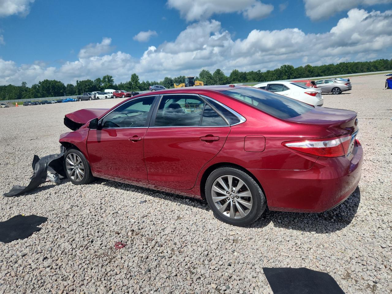 2016 Toyota Camry Xle - Фото 2