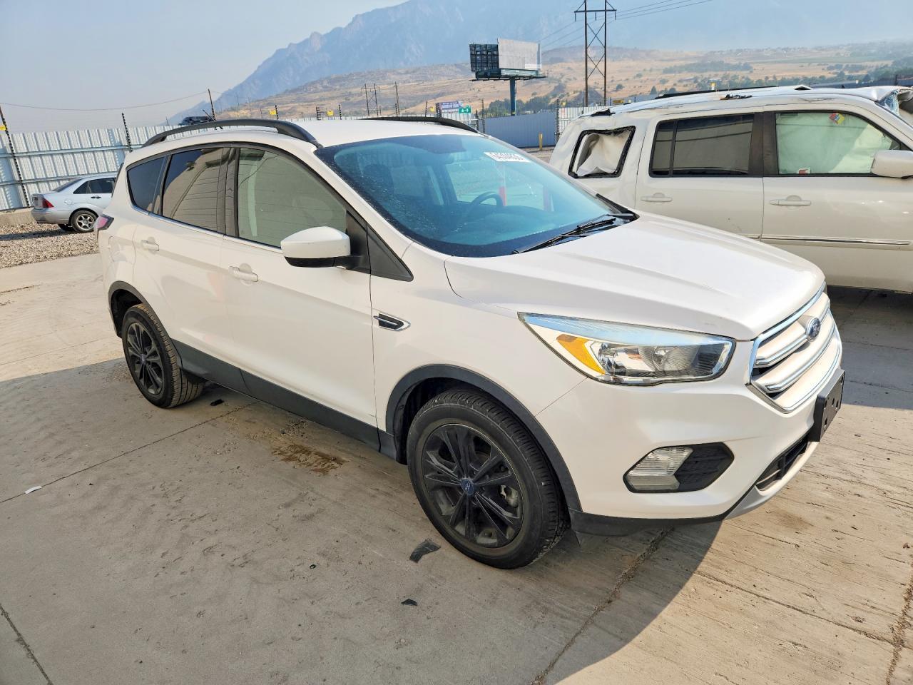 2018 Ford Escape Se - Фото 4