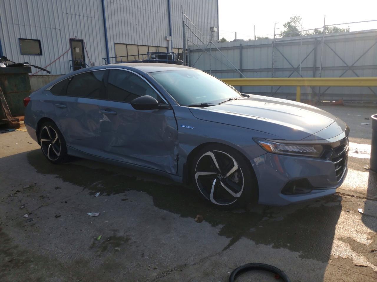 2022 Honda Accord Hybrid Sport - Image 4