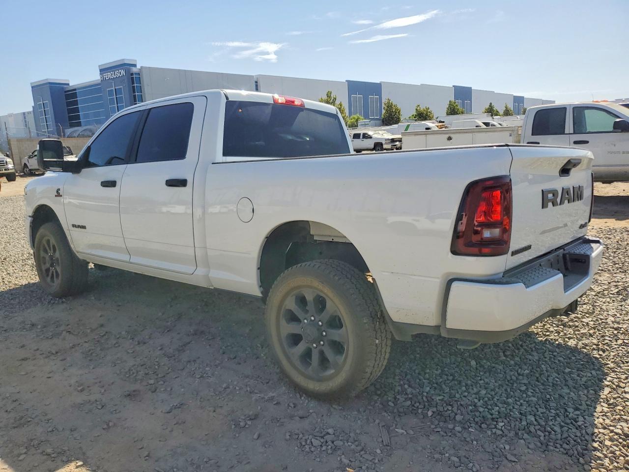 2026 Ram 3500 Big Horn - Фото 2