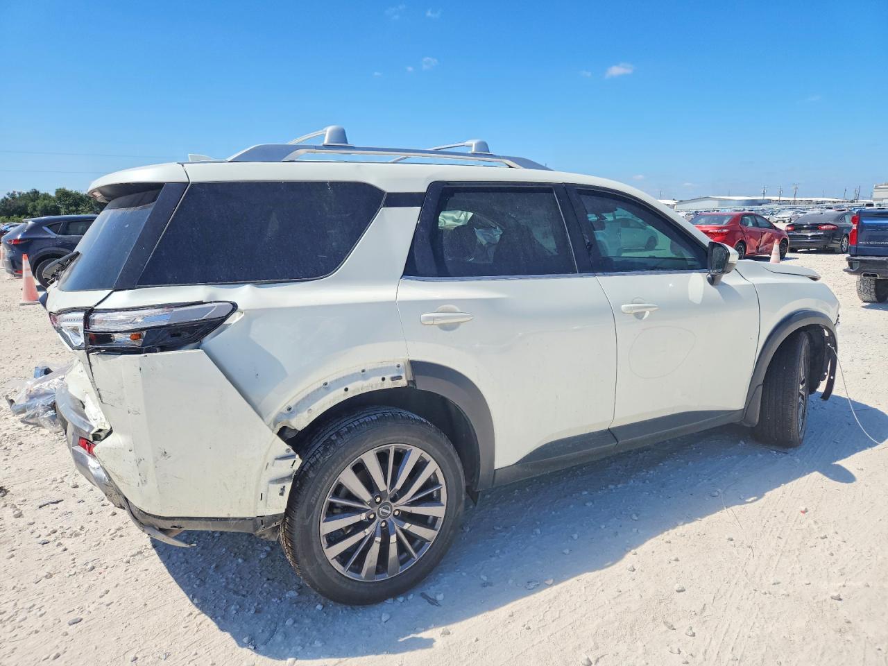 2024 Nissan Pathfinder Sl - Фото 3