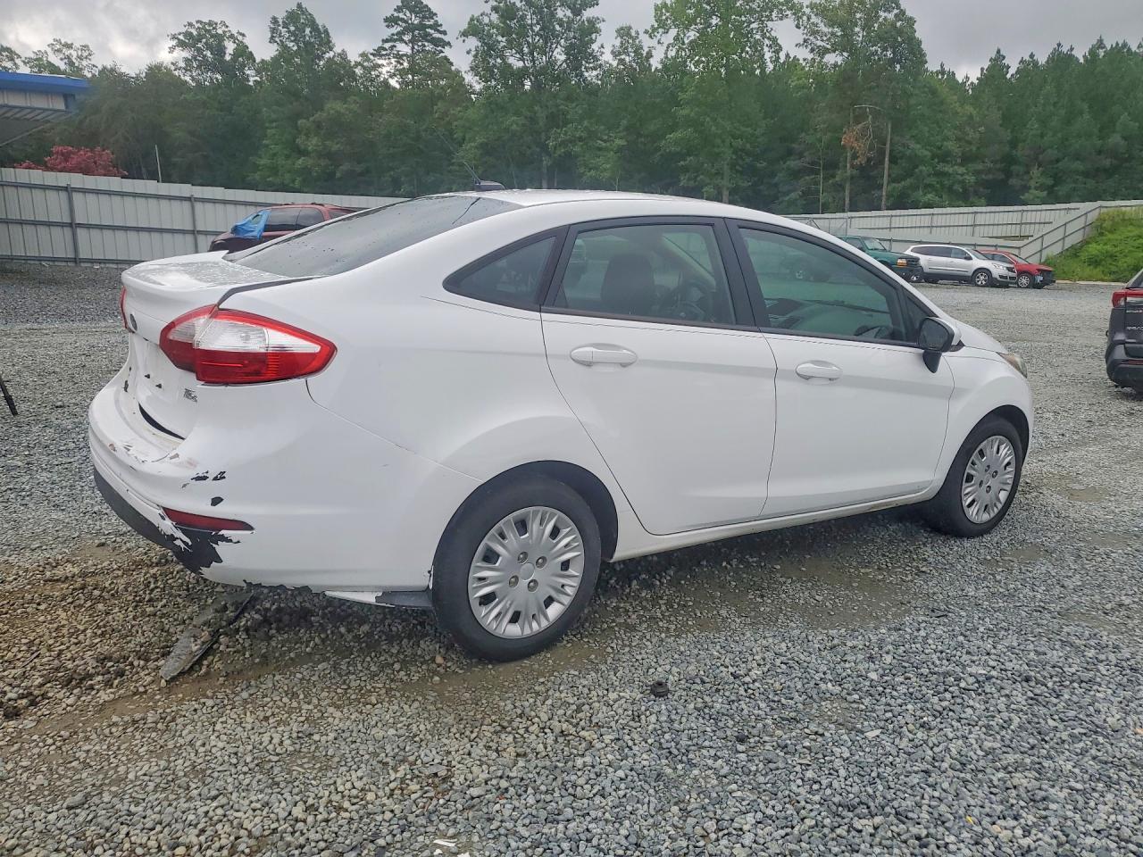 2019 Ford Fiesta S - Фото 3