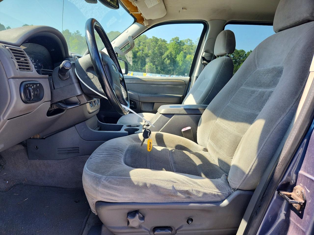 2004 Ford Explorer Xlt - Image 7