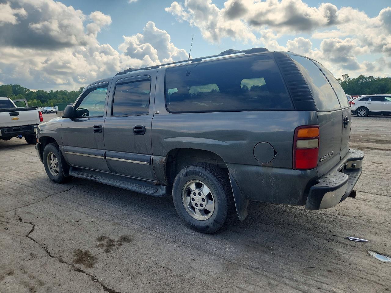 2001 Chevrolet Suburban K1500 - Фото 2