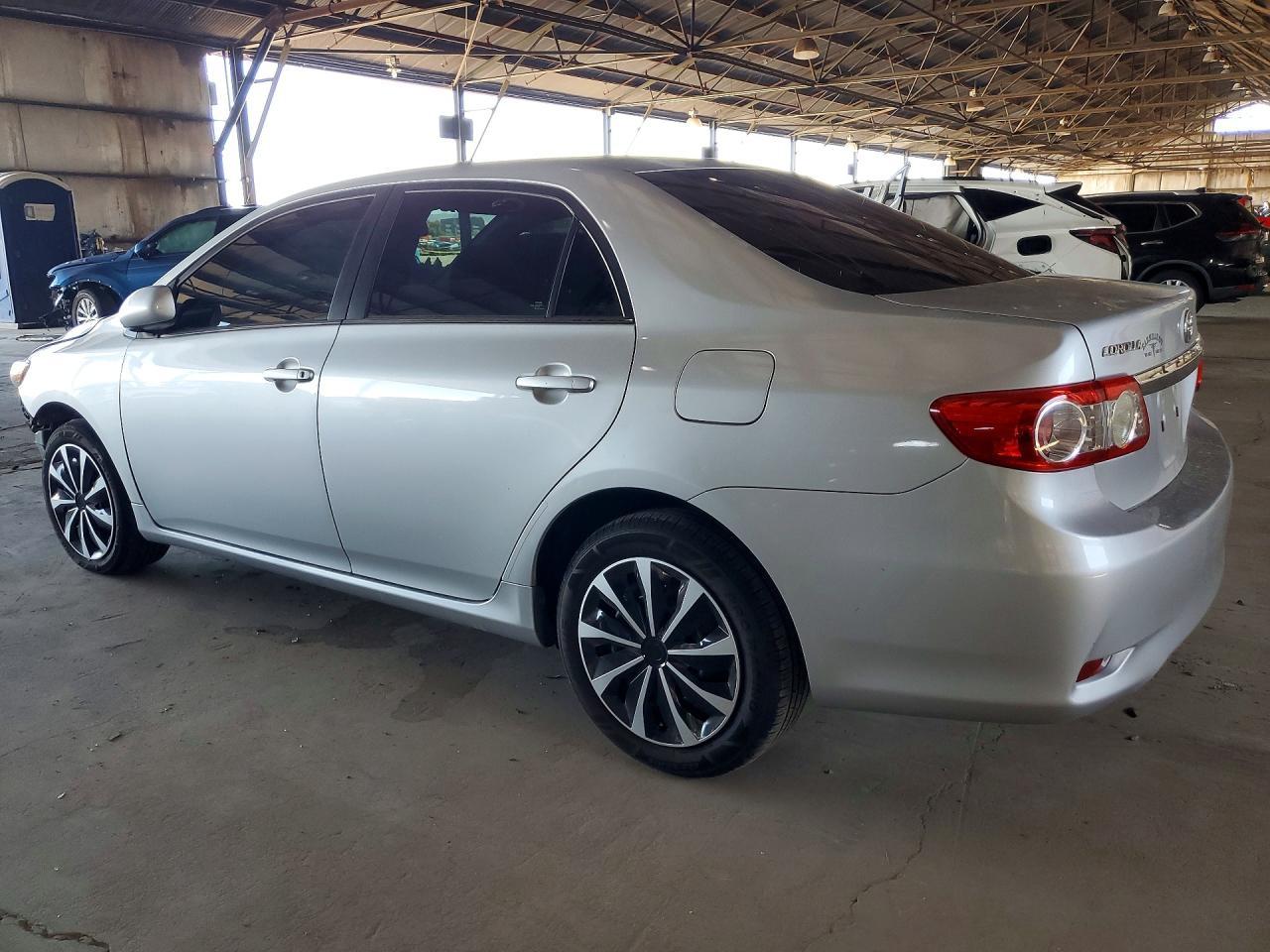 2013 Toyota Corolla Le - Фото 2