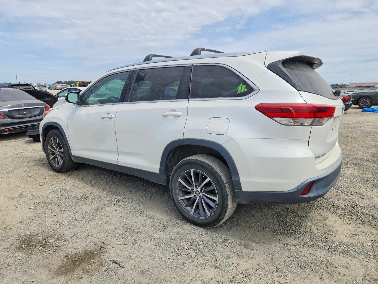 2019 Toyota Highlander Xle - Фото 2