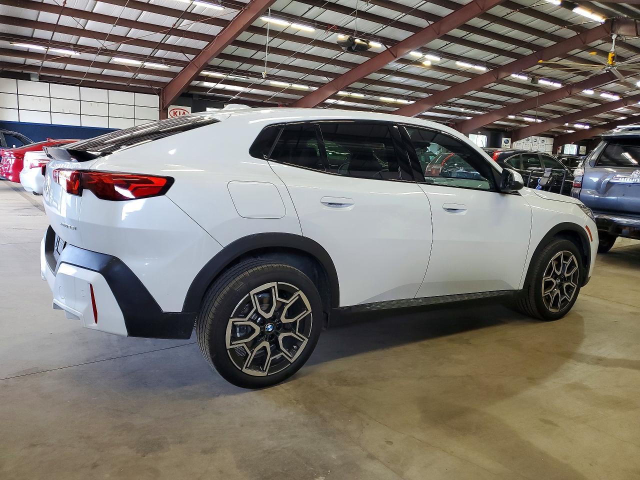 2026 BMW X2 xDrive28I - Фото 3
