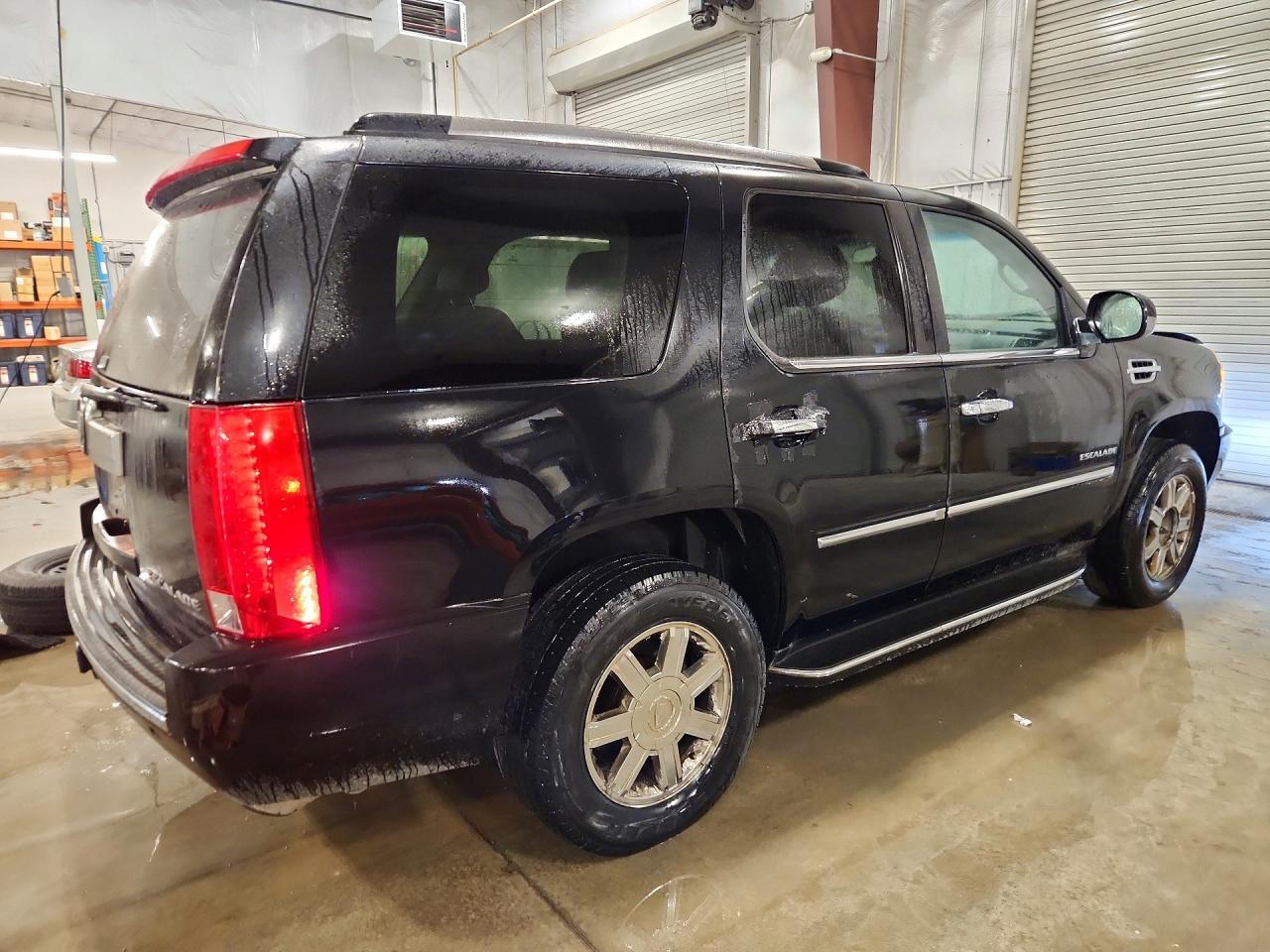 2010 Cadillac Escalade - Фото 3