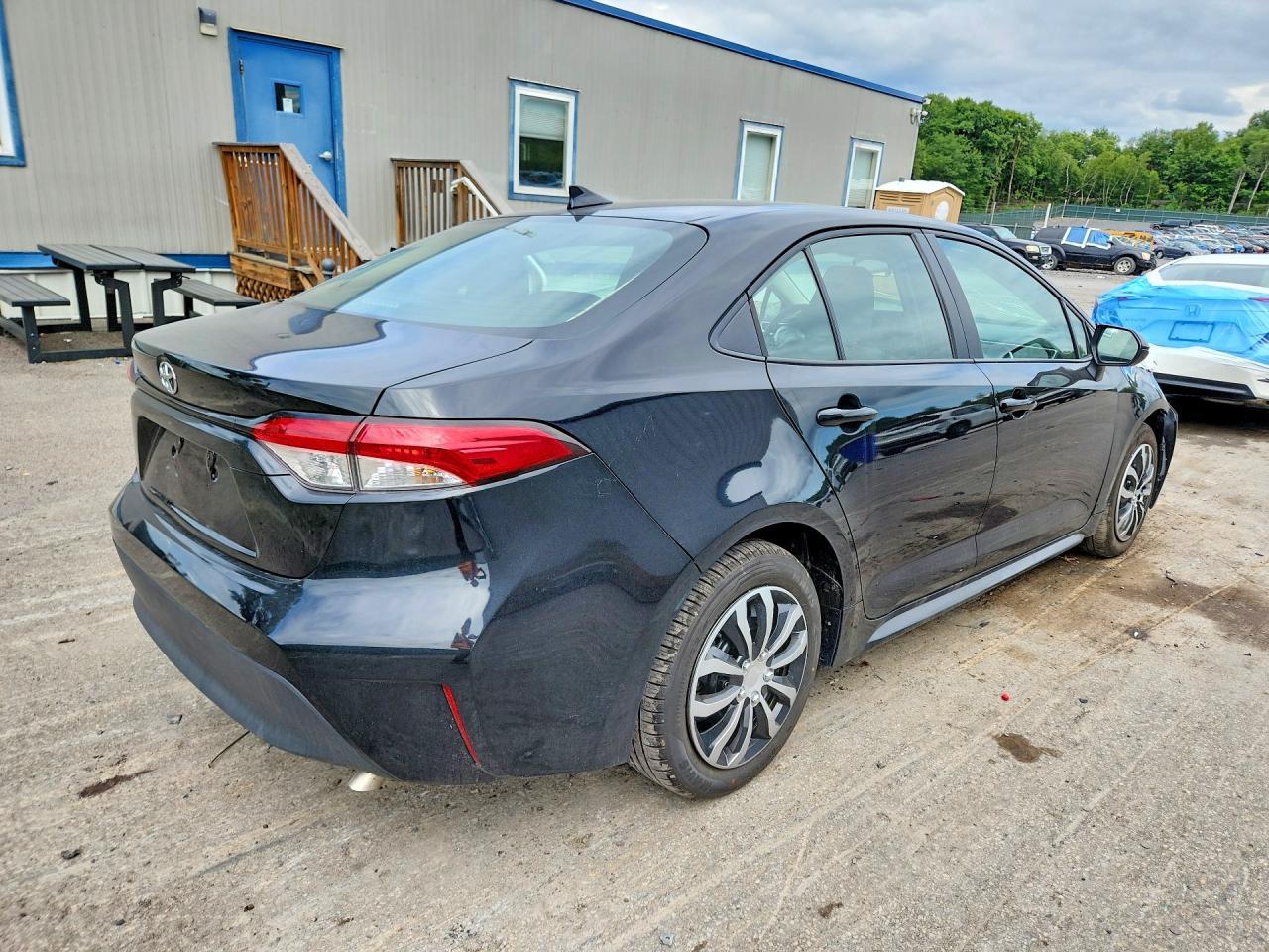 2025 Toyota Corolla Le - Фото 3