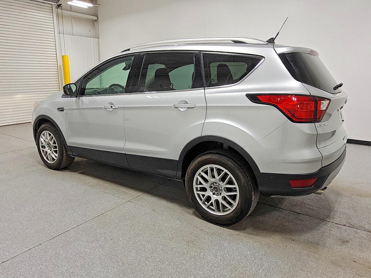 2019 Ford Escape Titanium - Фото 2