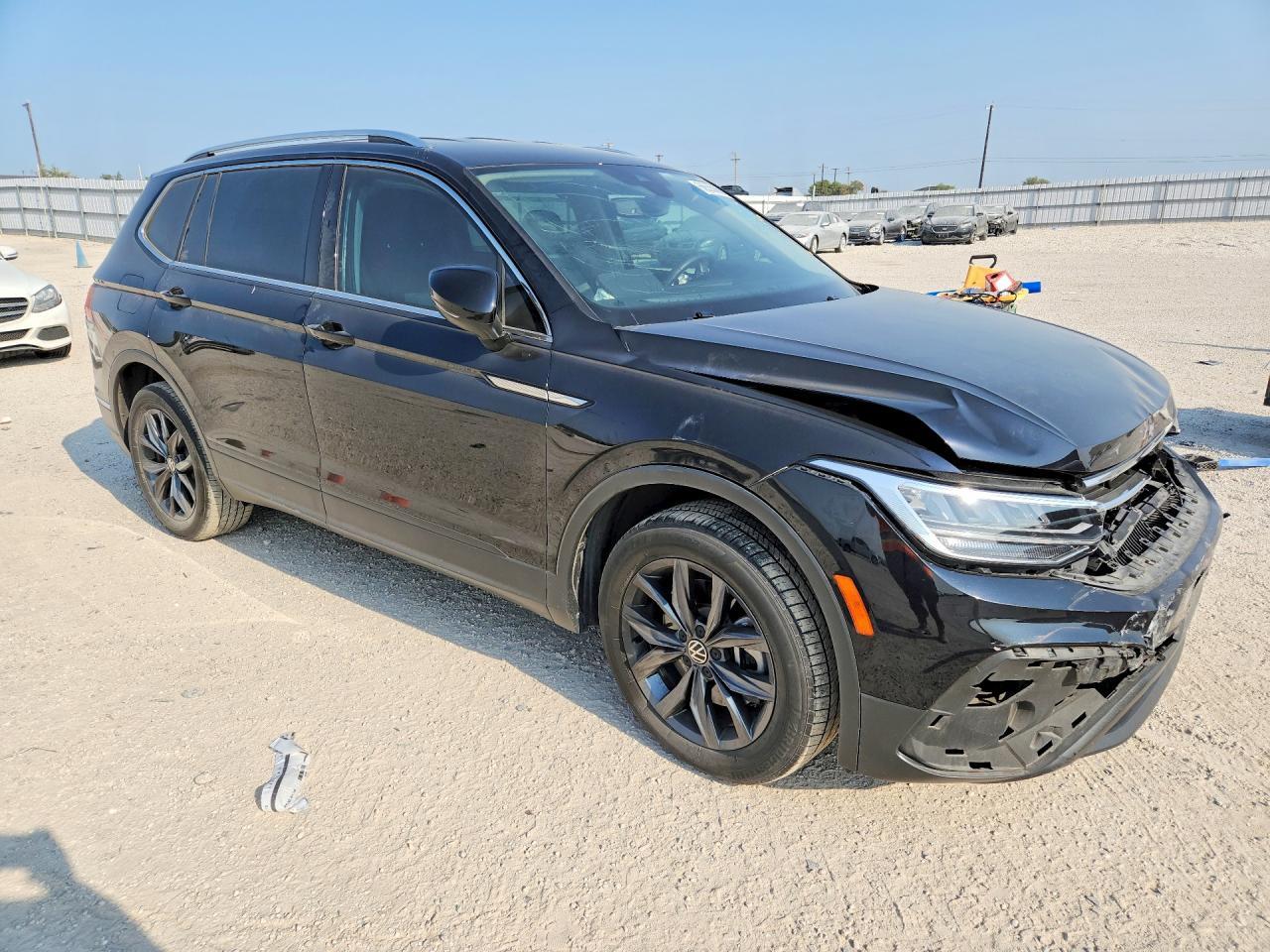 2022 Volkswagen Tiguan Se - Фото 4