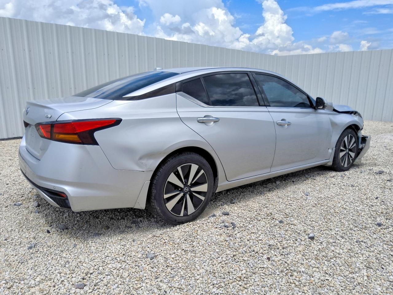 2019 Nissan Altima Sv - Фото 3