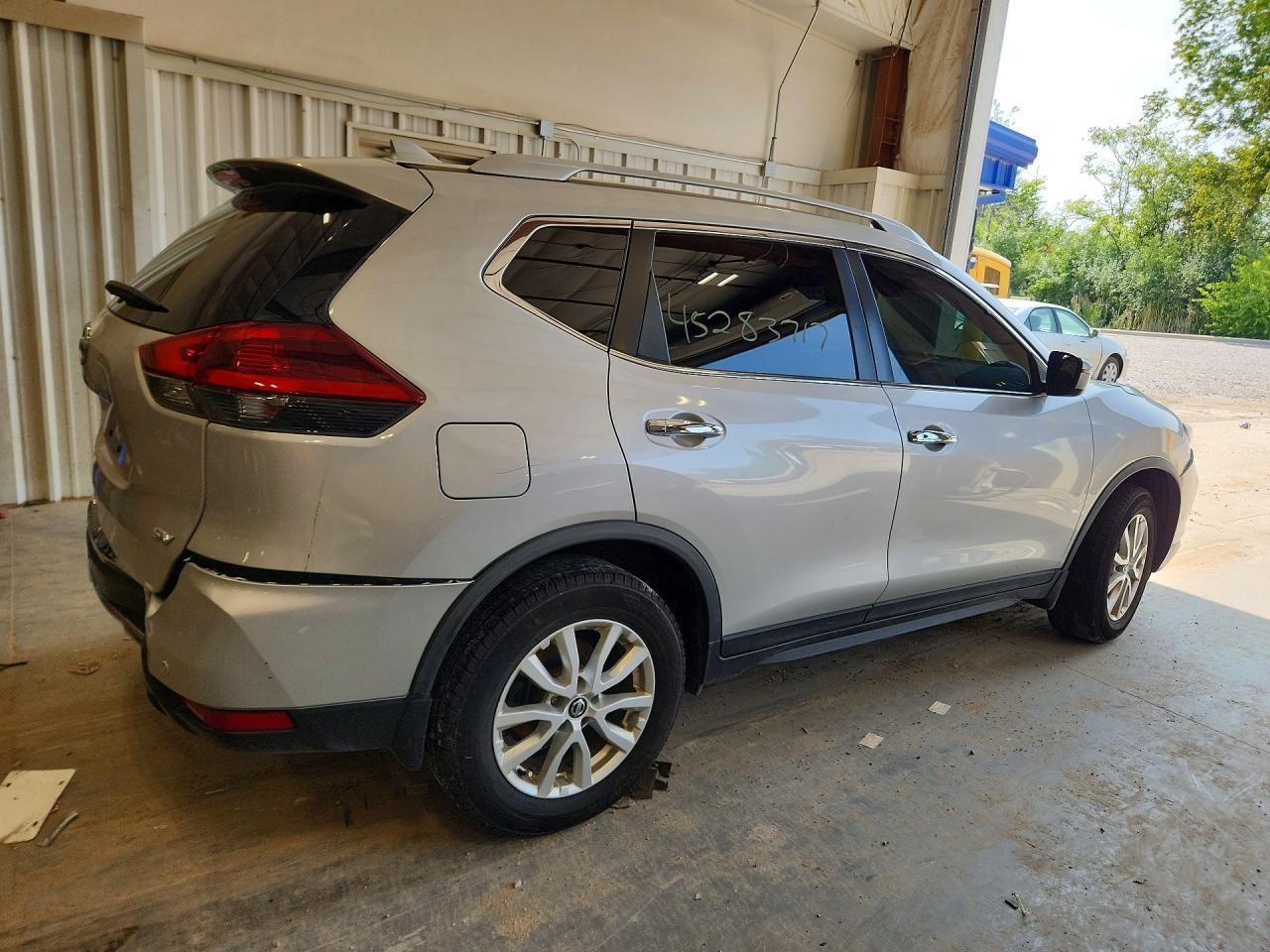 2020 Nissan Rogue Sv - Image 3