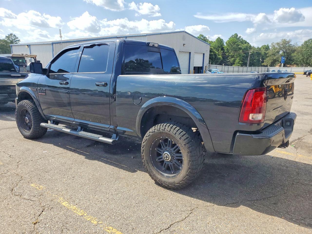 2017 Ram 3500 Laramie - Фото 2