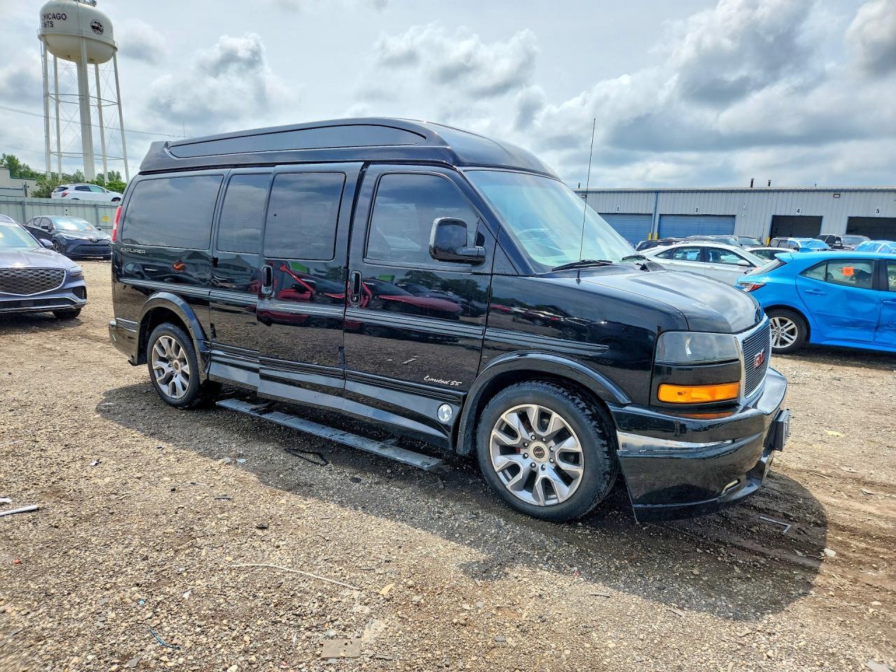 2022 GMC Savana G2500 - Фото 4