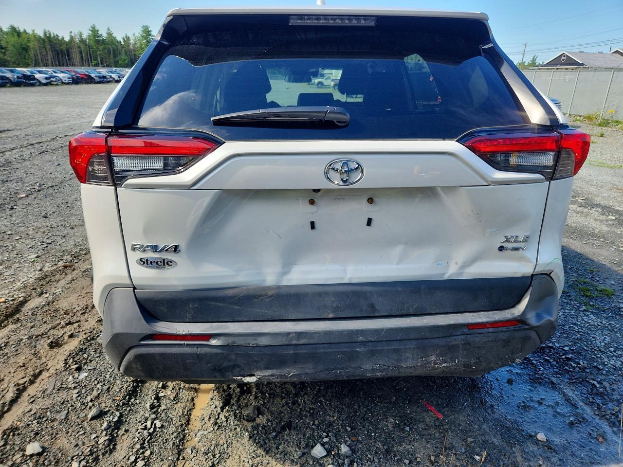 2025 Toyota Rav 4 - Image 6