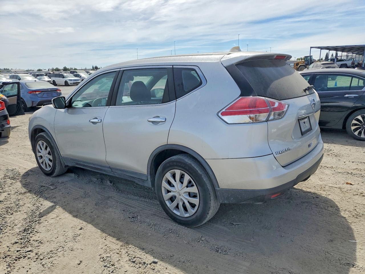 2015 Nissan Rogue S - Image 2