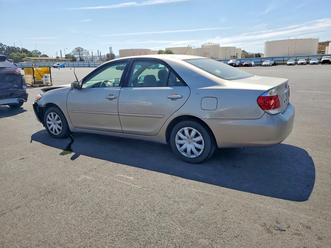 2005 Toyota Camry - Image 2