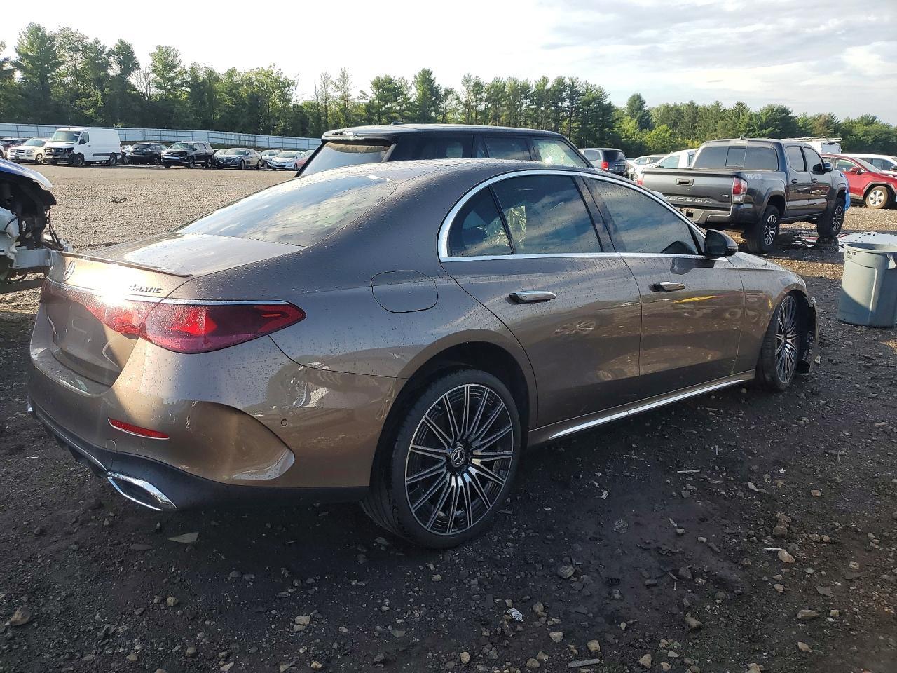 2025 Mercedes-Benz E 350 4Matic - Фото 3