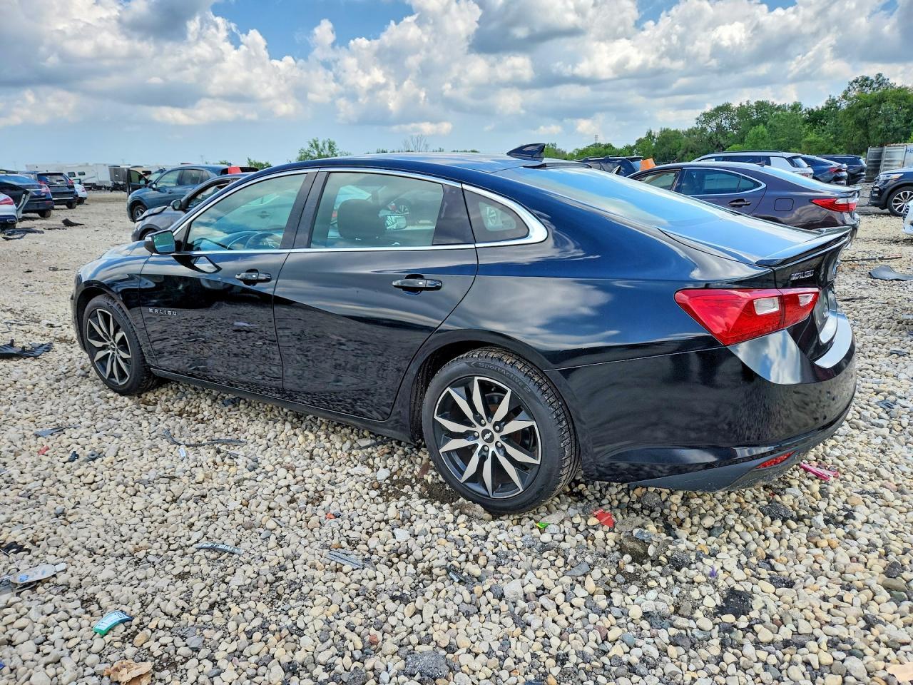 2017 Chevrolet Malibu Lt - Фото 2