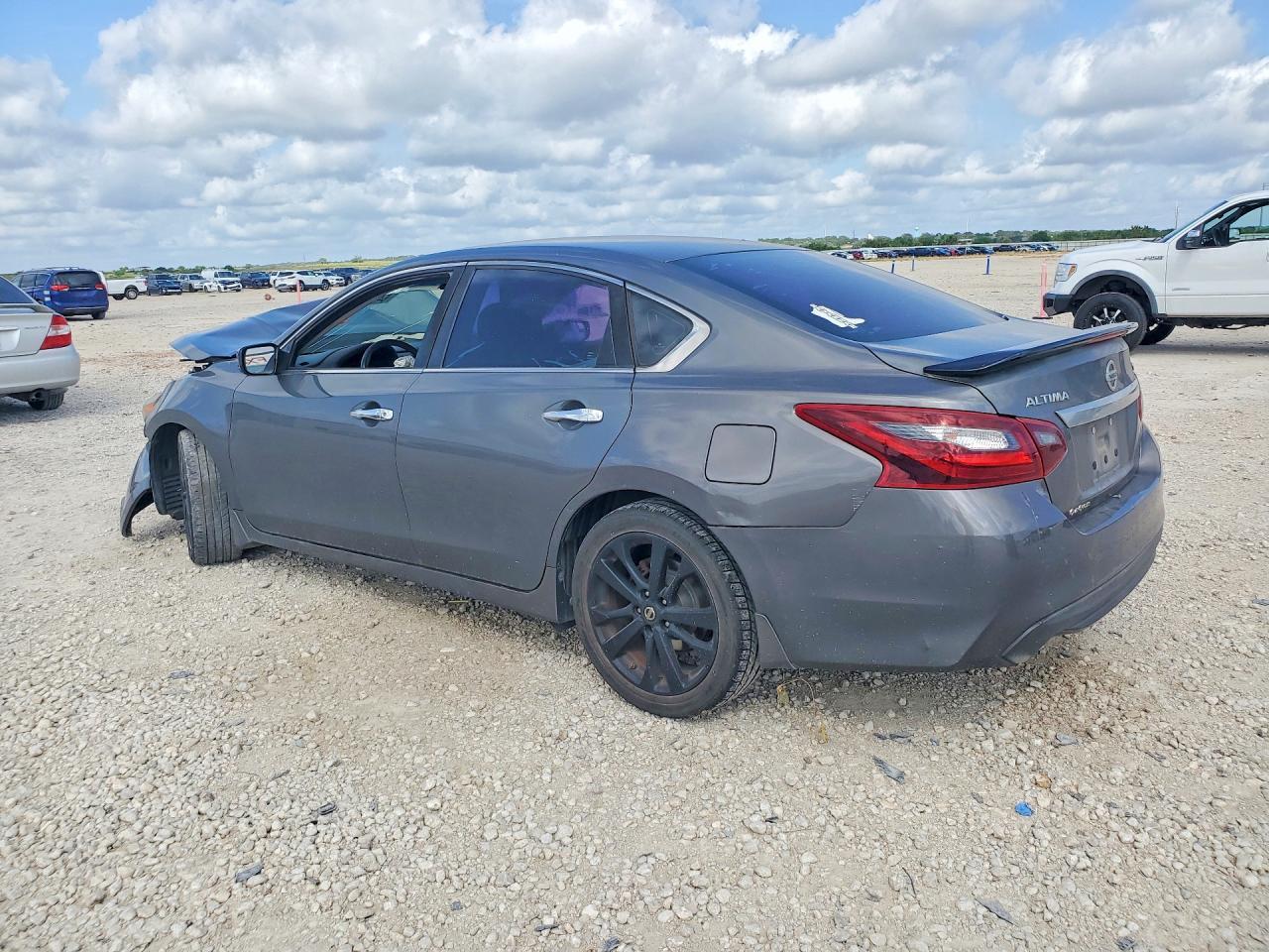 2017 Nissan Altima 2.5 Sr - Image 2