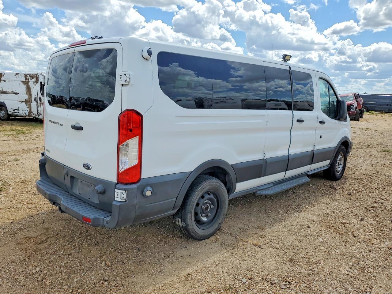 2016 Ford T350 Wagon V6 Pass 3.5L Xl Low - Image 3