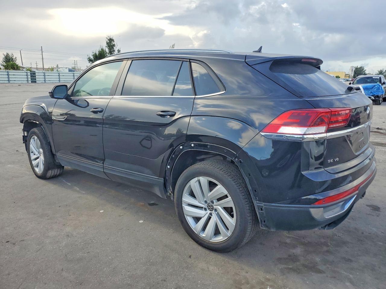 2021 Volkswagen Atlas Cross Sport Se - Image 2