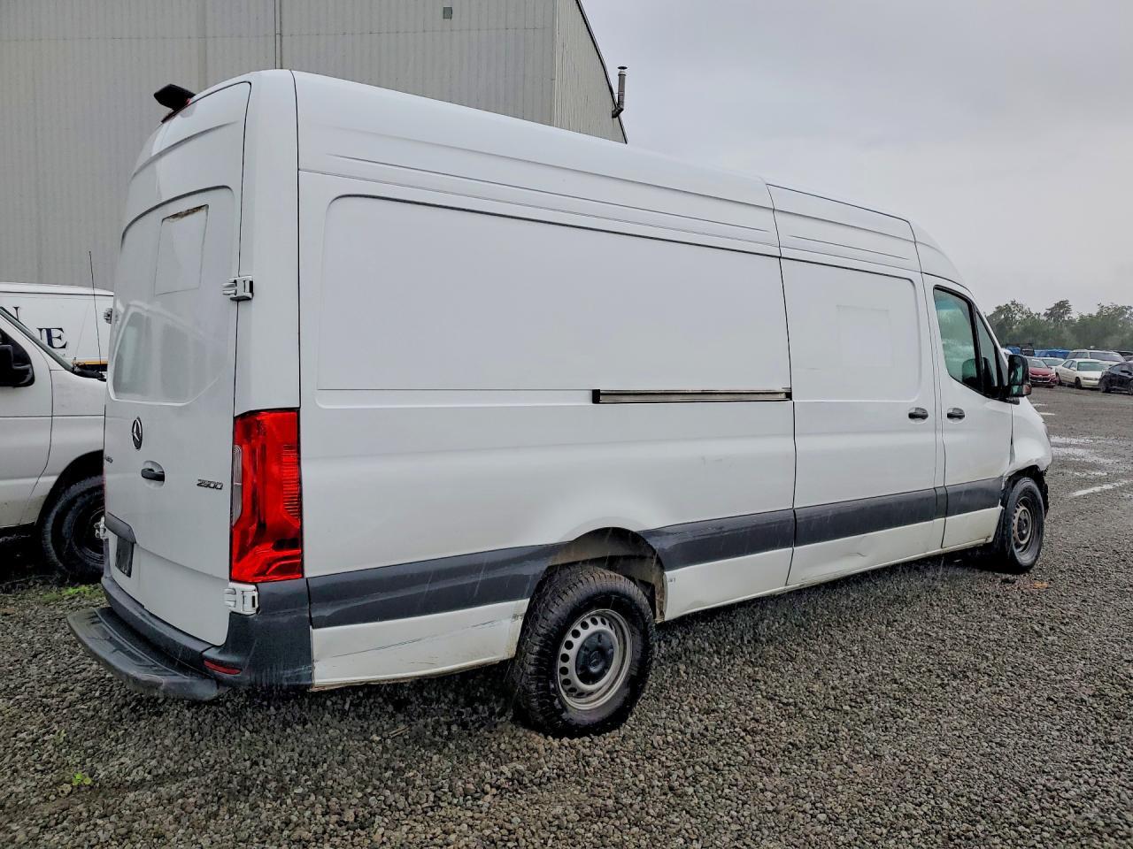 2025 Mercedes-Benz Sprinter 2500 Delivery Van - Фото 3
