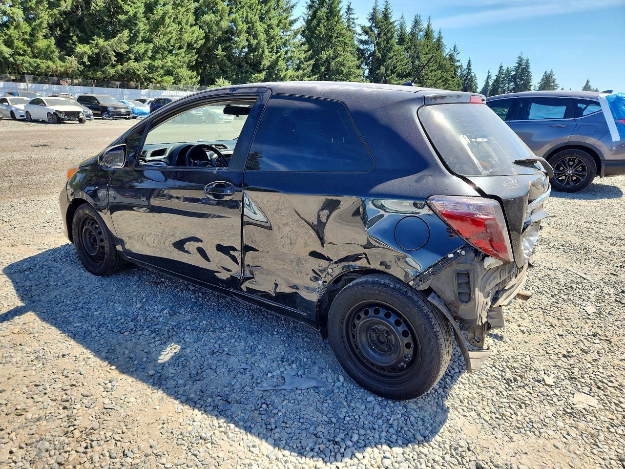 2012 Toyota Yaris 3-Door Le - Фото 2