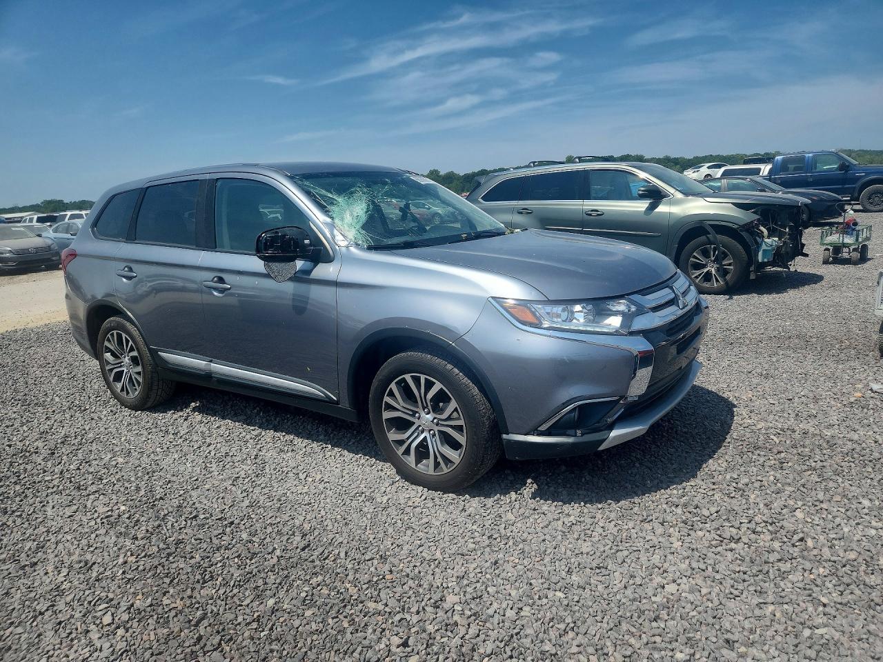 2017 Mitsubishi Outlander Es - Фото 4