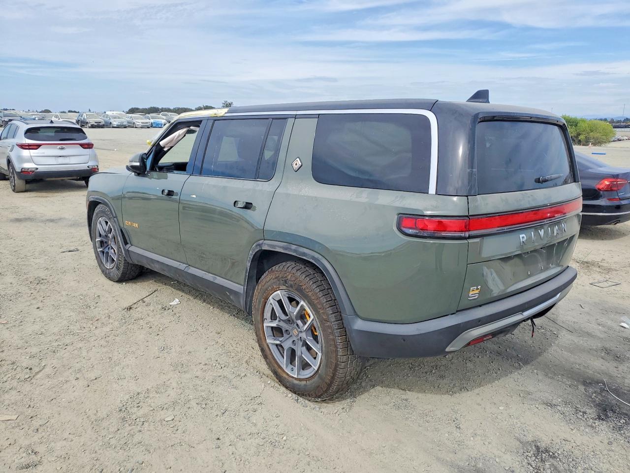 2022 Rivian R1S Launch Edition - Фото 2